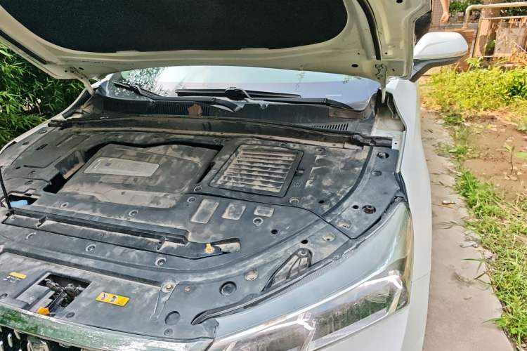 Used Bestune T77 2019 230 TID Automatic Luxury Version China VI Emission Standard Engine Bay Left