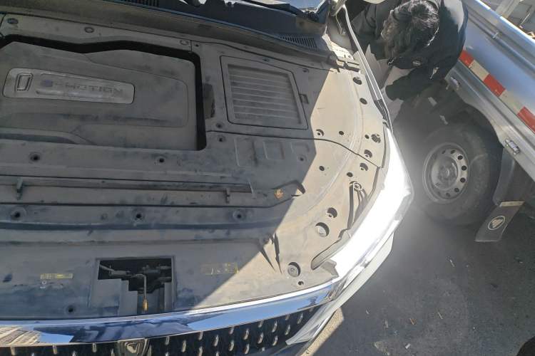 Used Bestune T77 2019 230 TID Automatic Luxury Version China VI Emission Standard Engine Bay Left
