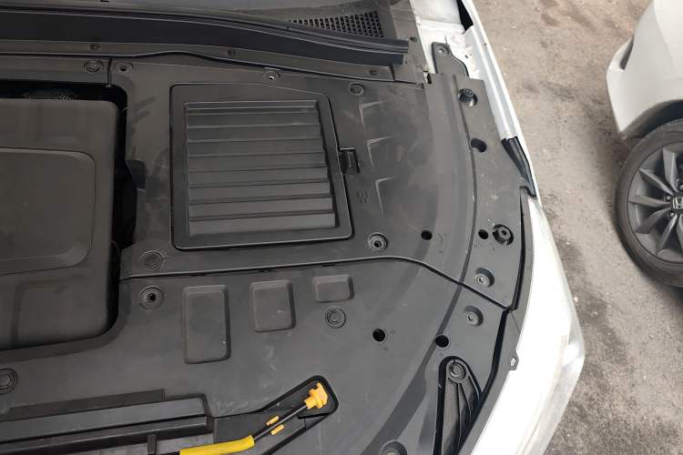 Used Bestune T77 2019 230 TID Automatic Luxury Version National V Engine Bay Left