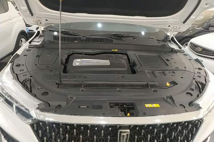 Used Bestune T77 2019 Facelift 230 TID Automatic Luxury Version China V Emission Standard Engine Bay