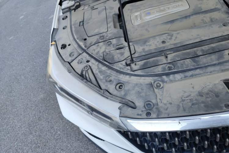 Used Bestune T77 2019 230 TID Automatic Prestige Version China VI Emission Standard Engine Bay Right