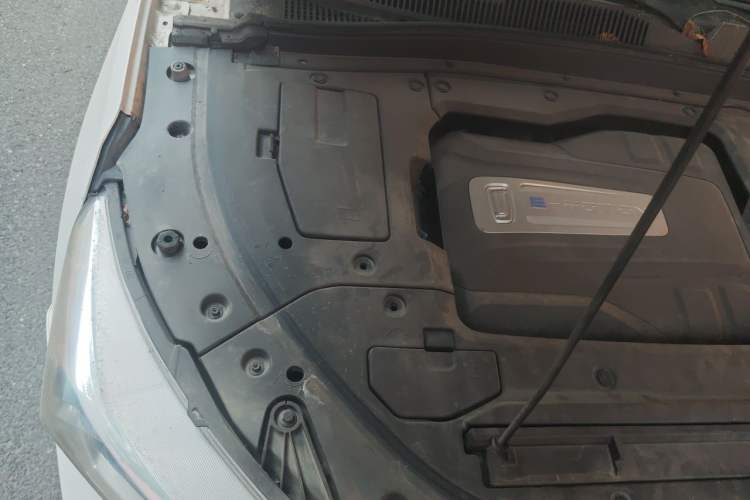 Used Bestune T77 2019 230 TID Automatic Luxury Version National V Engine Bay Right