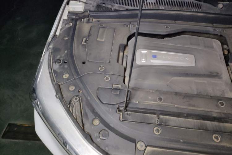 Used Bestune T77 2019 230 TID Automatic Luxury Version National V Engine Bay Right
