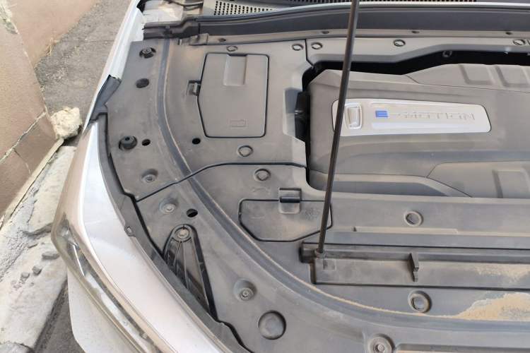 Used Bestune T77 2019 230 TID Automatic Prestige Version Rice Noodle Edition China VI Emission Standard Engine Bay Right