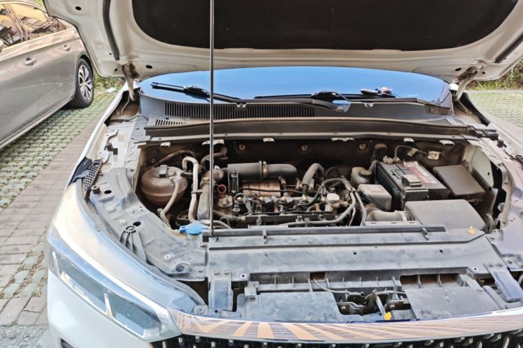 Used Bestune T77 2019 230 TID Automatic Luxury Version China VI Emission Standard Engine Bay Right