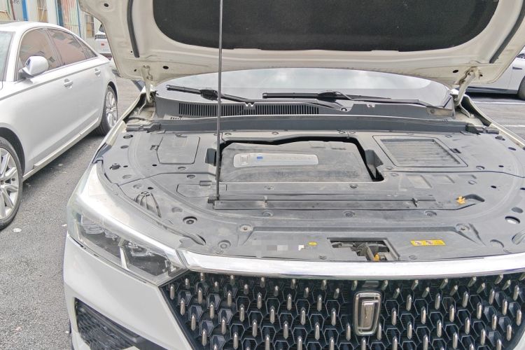 Used Bestune T77 2019 230 TID Automatic Luxury Version China VI Emission Standard Engine Bay Right