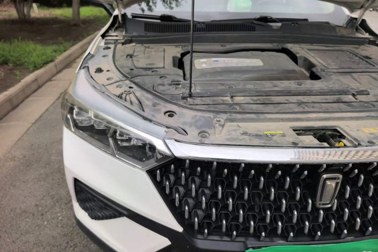 Used Bestune T77 2019 230 TID Automatic Luxury Version China VI Emission Standard Engine Bay Right