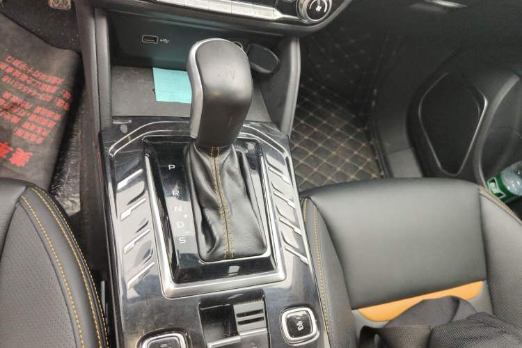 Used Bestune T77 2019 230 TID Automatic Luxury Version National V Gear Lever
