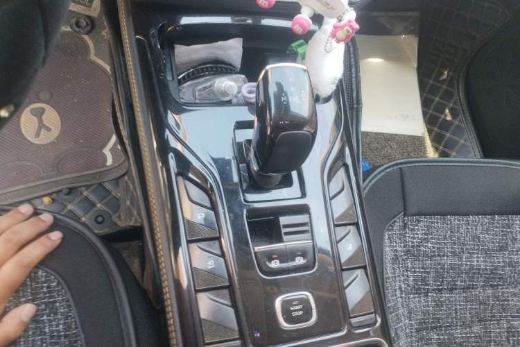 Used Bestune T77 2019 230 TID Automatic Prestige Version China V Emission Standard Gear Lever