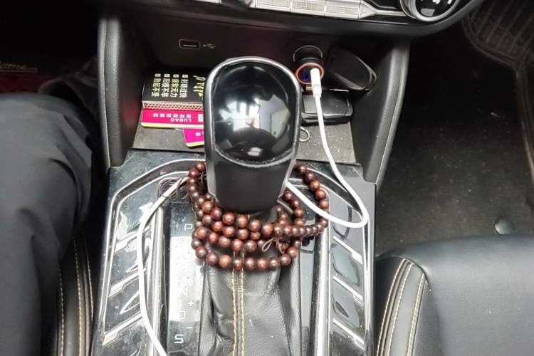Used Bestune T77 2019 230 TID Automatic Luxury Version China VI Emission Standard Gear Lever