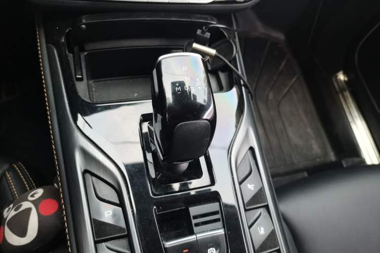 Used Bestune T77 2019 230 TID Automatic Prestige Version China VI Gear Lever