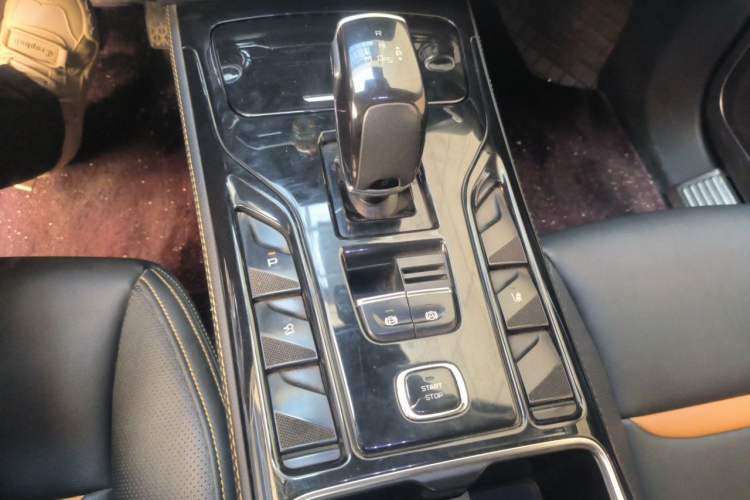 Used Bestune T77 2019 230 TID Automatic Prestige Version China V Emission Standard Gear Lever