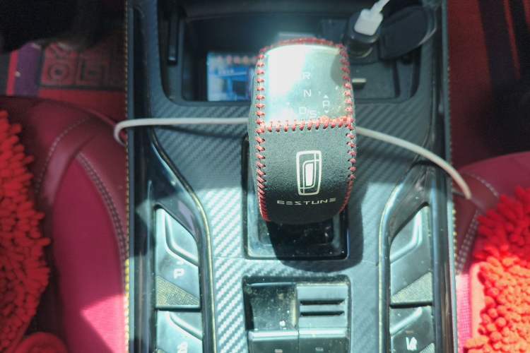 Used Bestune T77 2019 230 TID Automatic Prestige Version China V Emission Standard Gear Lever