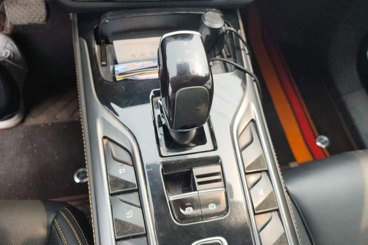 Used Bestune T77 2019 230 TID Automatic Prestige Version Rice Noodle Edition China V Gear Lever