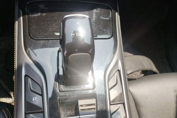 Used Bestune T77 2019 230 TID Automatic Prestige Version China V Gear Lever