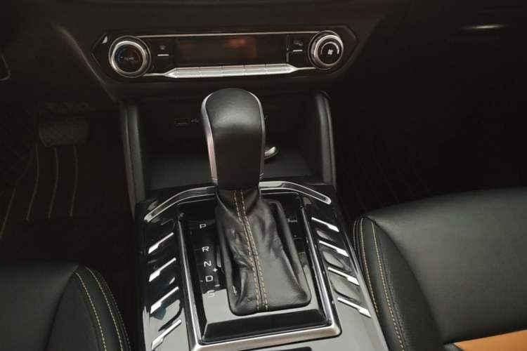 Used Bestune T77 2019 230 TID Automatic Luxury Version National V Gear Lever