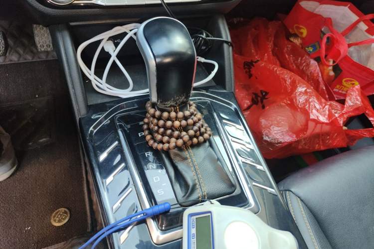 Used Bestune T77 2019 230 TID Automatic Prestige Version China VI Emission Standard Gear Lever