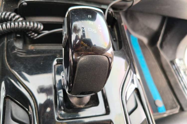Used Bestune T77 2019 230 TID Automatic Prestige Version China V Emission Standard Gear Lever