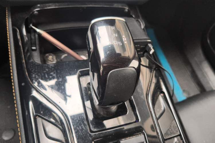 Used Bestune T77 2019 230 TID Automatic Prestige Version China V Emission Standard Gear Lever