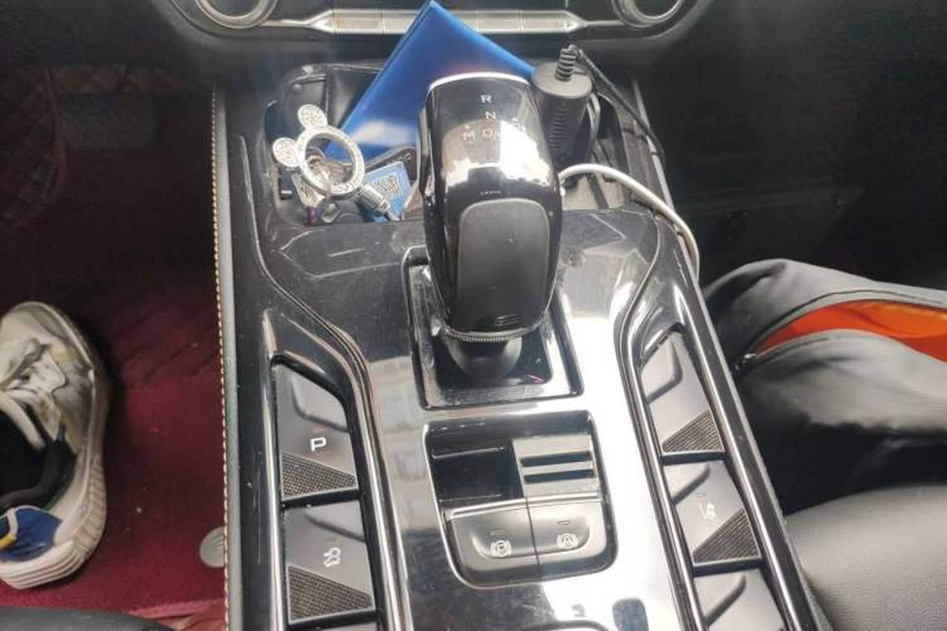 Used Bestune T77 2019 230 TID Automatic Prestige Version China VI Emission Standard Gear Lever