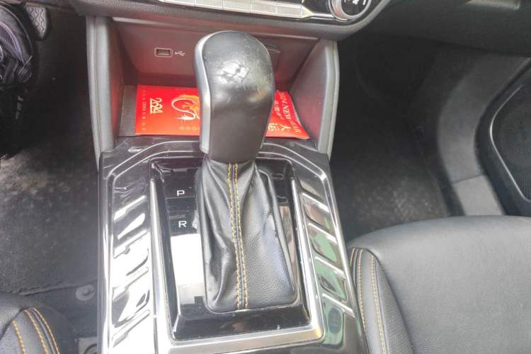 Used Bestune T77 2019 230 TID Automatic Prestige Version China V Emission Standard Gear Lever