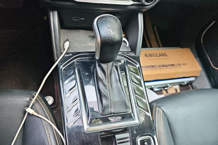 Used Bestune T77 2019 230 TID Automatic Luxury Version China VI Emission Standard Gear Lever