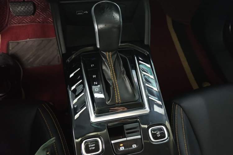 Used Bestune T77 2019 230 TID Automatic Luxury Version China VI Emission Standard Gear Lever