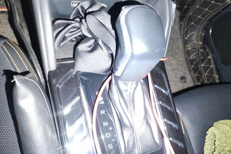 Used Bestune T77 2019 230 TID Automatic Prestige Version Rice Noodle Edition China V Gear Lever