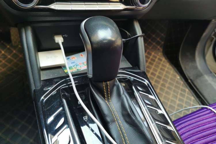 Used Bestune T77 2019 230 TID Automatic Luxury Version National V Gear Lever