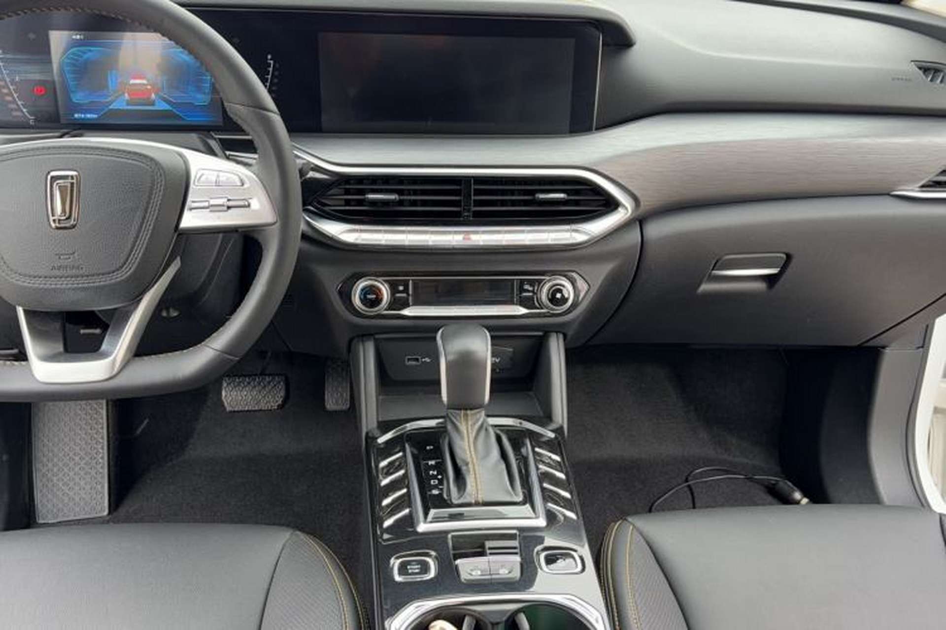 Used Bestune T77 2019 230 TID Automatic Luxury Version China VI Emission Standard Gear Lever