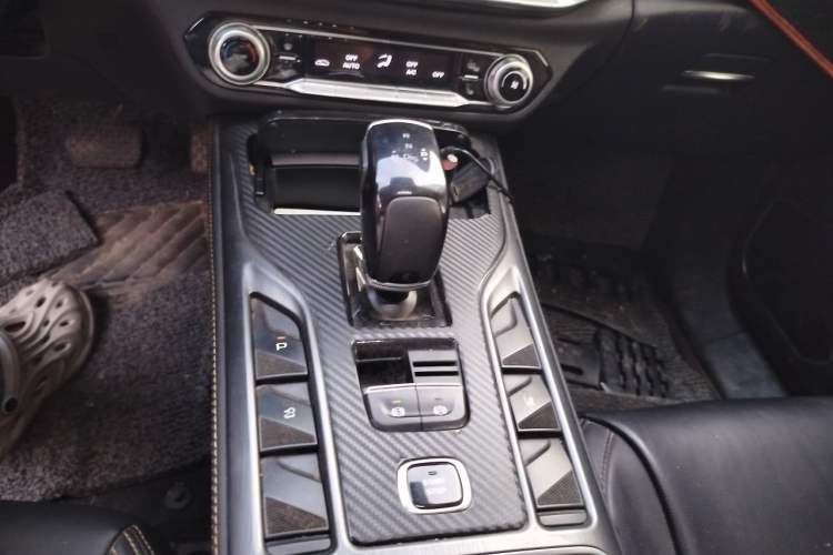 Used Bestune T77 2019 230 TID Automatic Prestige Version Rice Noodle Edition China VI Emission Standard Gear Lever