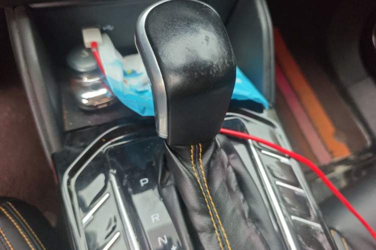 Used Bestune T77 2019 230 TID Automatic Luxury Version China VI Emission Standard Gear Lever
