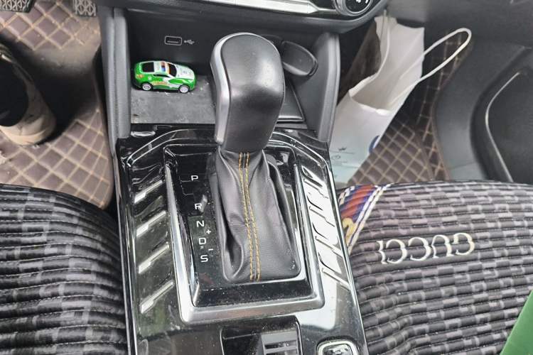 Used Bestune T77 2019 230 TID Automatic Luxury Version China VI Emission Standard Gear Lever