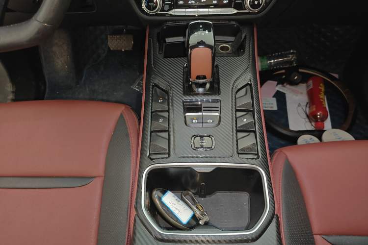 Used Bestune T77 2019 230 TID Automatic Prestige Version China V Emission Standard Gear Lever