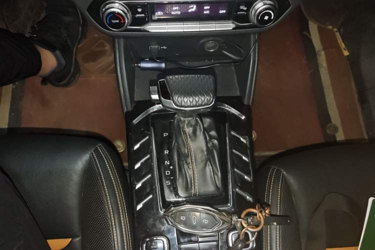 Used Bestune T77 2019 230 TID Automatic Luxury Version National V Gear Lever