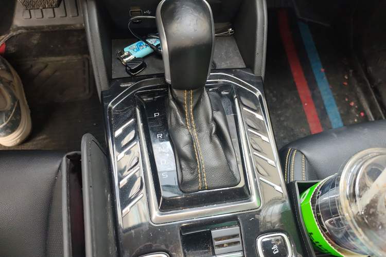 Used Bestune T77 2019 230 TID Automatic Luxury Version National V Gear Lever