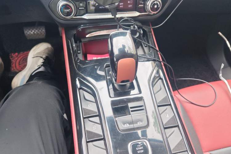 Used Bestune T77 2019 230 TID Automatic Prestige Version China V Emission Standard Gear Lever