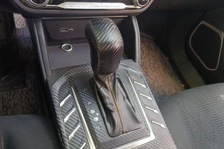 Used Bestune T77 2019 230 TID Automatic Luxury Version National V Gear Lever