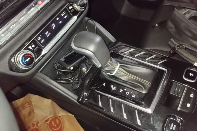 Used Bestune T77 2019 230 TID Automatic Luxury Version National V Gear Lever