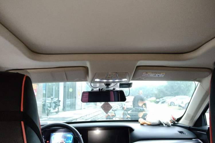 Used Bestune T77 2019 230 TID Automatic Luxury Version China VI Emission Standard Headliner