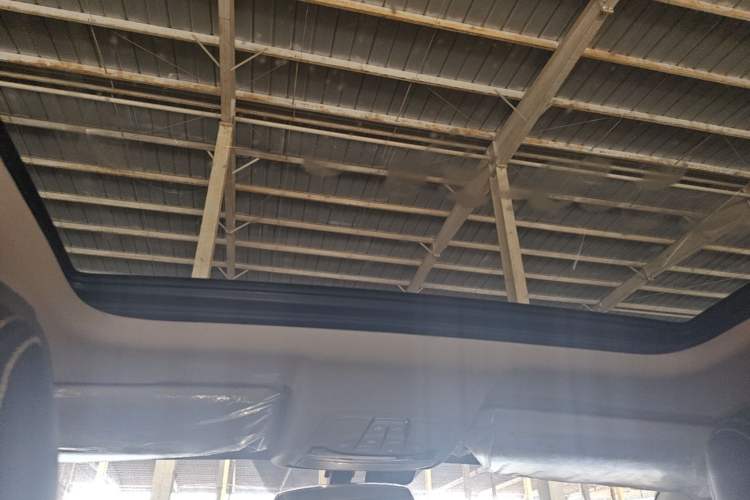 Used Bestune T77 2019 230 TID Automatic Luxury Version China VI Emission Standard Headliner