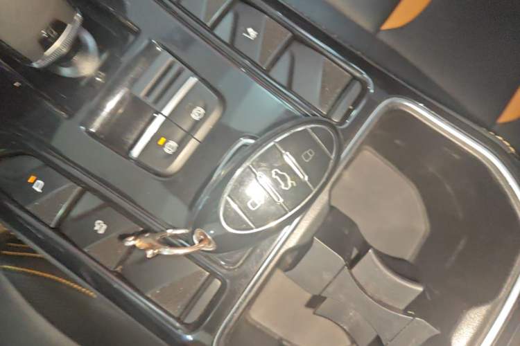 Used Bestune T77 2019 230 TID Automatic Prestige Version China VI Emission Standard Interior 1