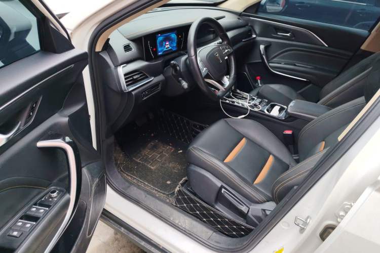 Used Bestune T77 2019 230 TID Automatic Luxury Version National V Interior 3