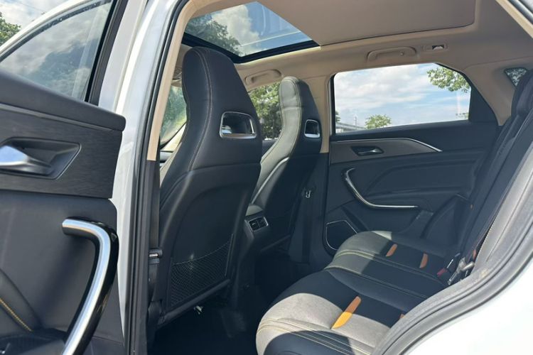 Used Bestune T77 2019 230 TID Automatic Luxury Version National V Interior 3