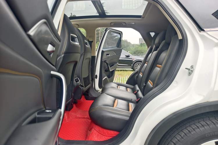 Used Bestune T77 2019 230 TID Automatic Luxury Version China VI Emission Standard Interior 3