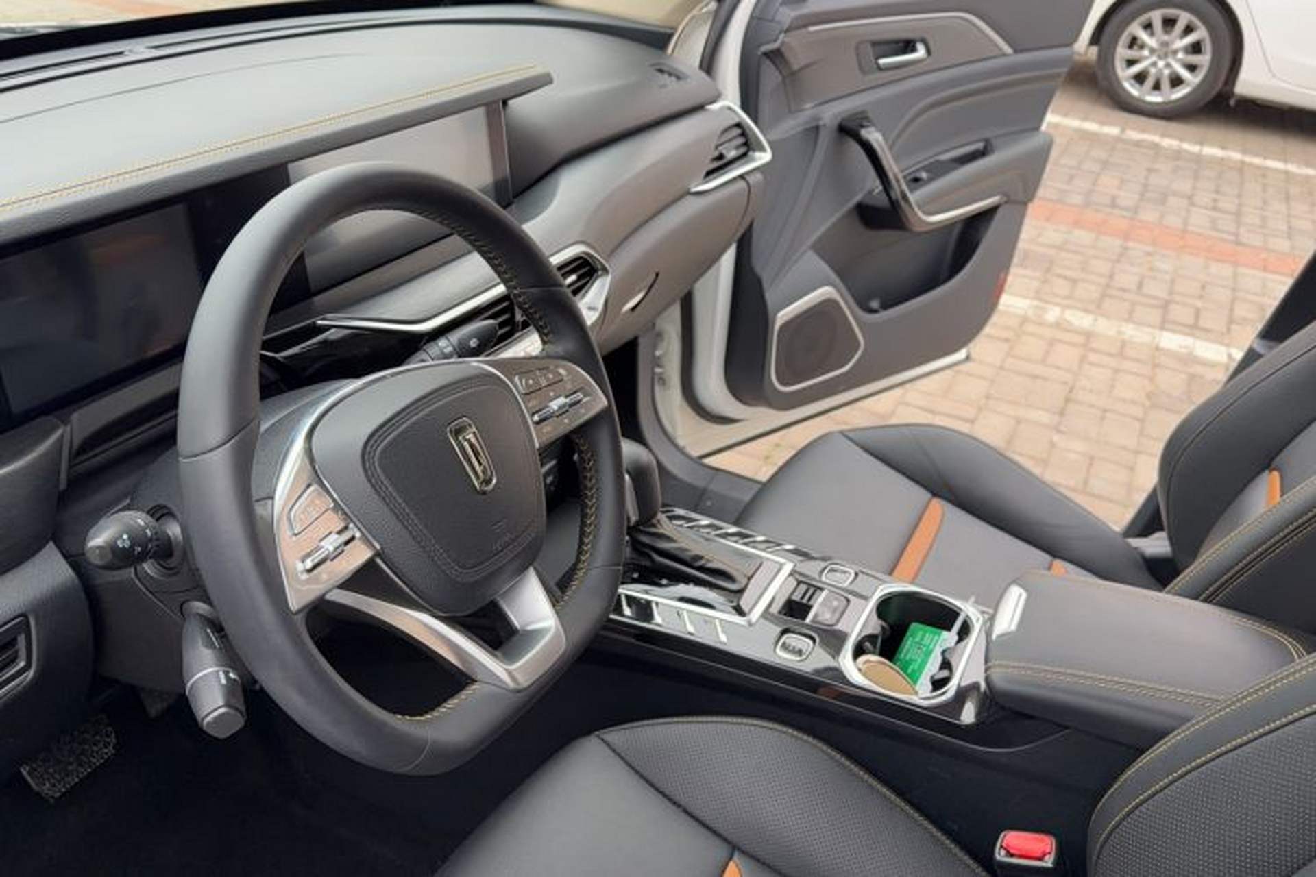 Used Bestune T77 2019 230 TID Automatic Luxury Version China VI Emission Standard Interior 3