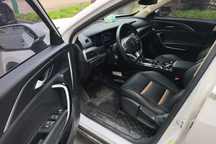 Used Bestune T77 2019 230 TID Automatic Luxury Version China VI Emission Standard Interior 3