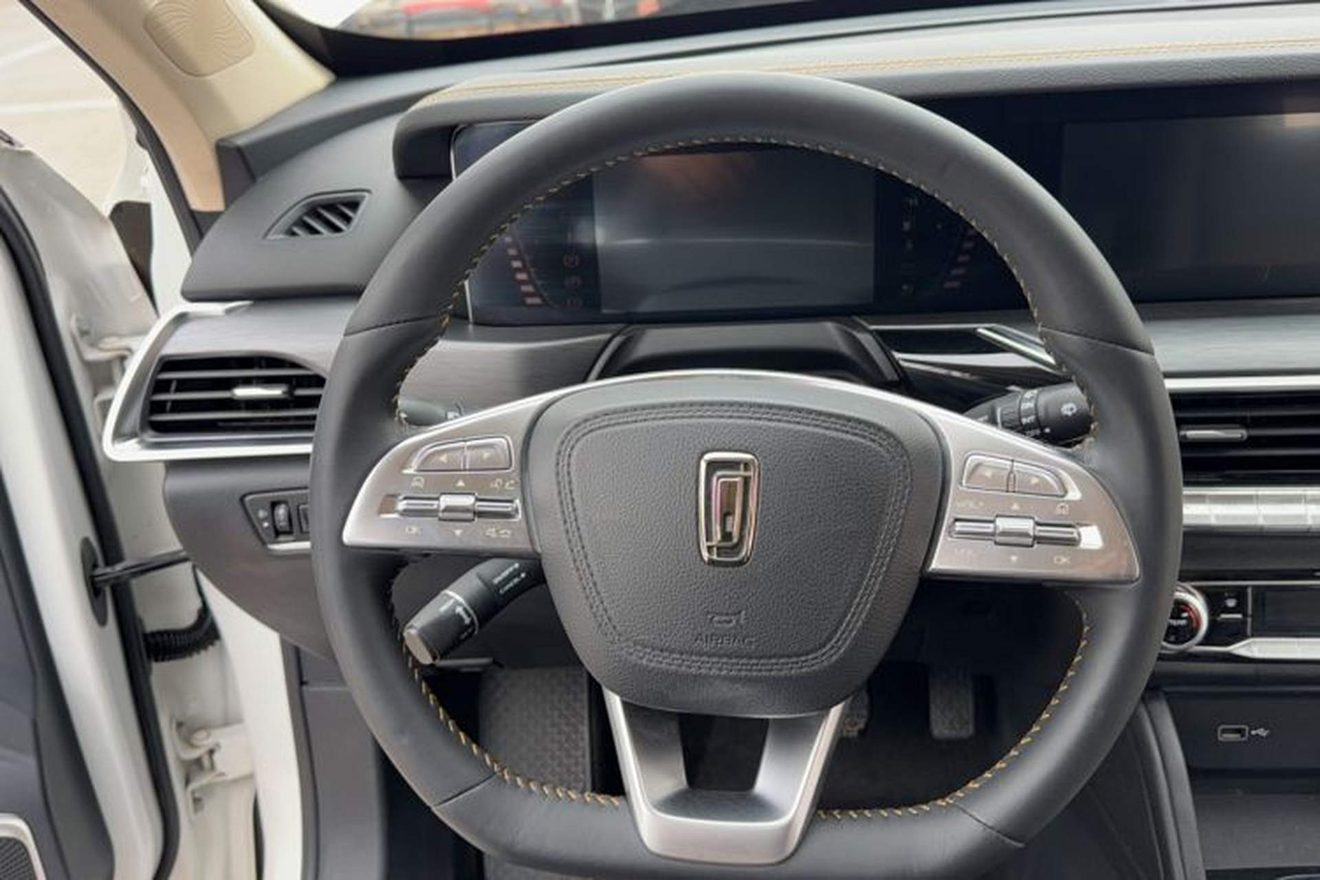 Used Bestune T77 2019 230 TID Automatic Luxury Version China VI Emission Standard Interior 6