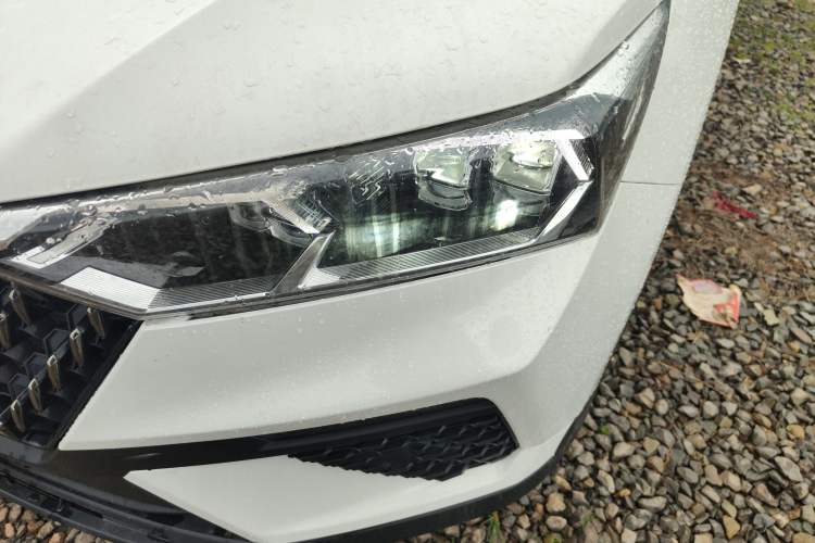 Used Bestune T77 2019 230 TID Automatic Luxury Version National V Left Front Headlight