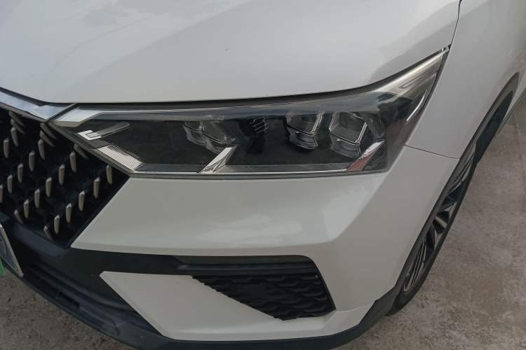 Used Bestune T77 2019 230 TID Automatic Luxury Version China VI Emission Standard Left Front Headlight
